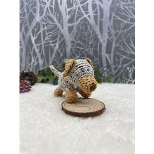 Häkelhund mit Geschenkbox